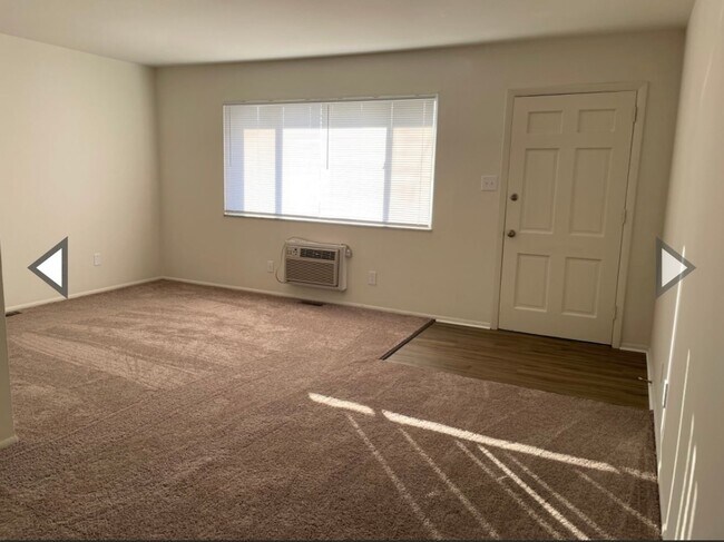 Building Photo - 2 bedroom ranch style apartment