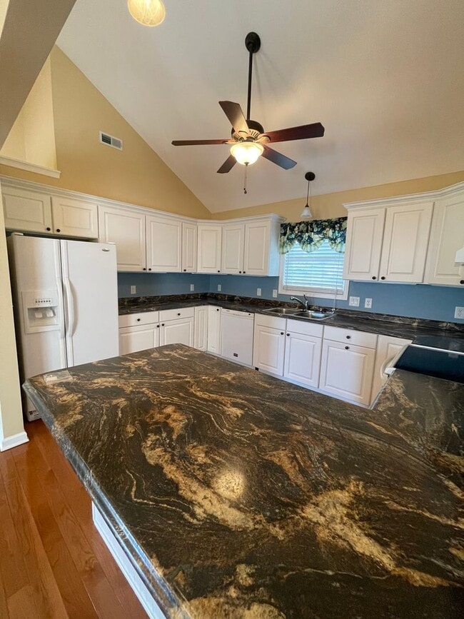 Building Photo - Duplex in Turner Ashby School District