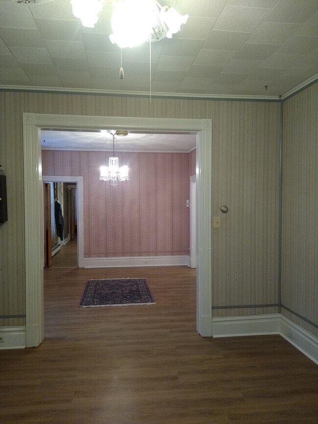 Building Photo - 47 Continental Ave