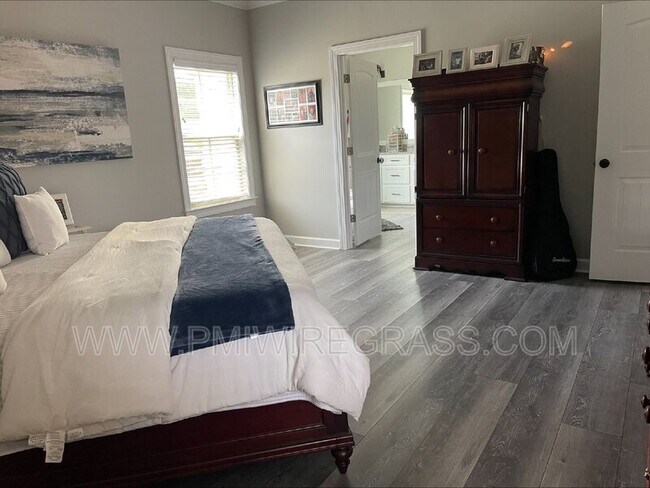 Building Photo - 117 Crest Hill Dr