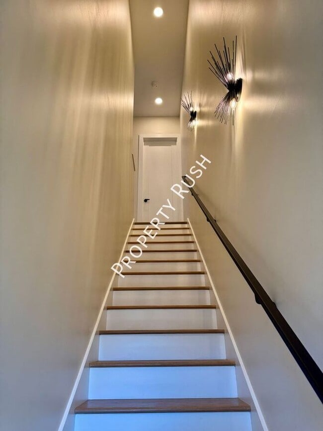 Building Photo - 1861 Zeta Way