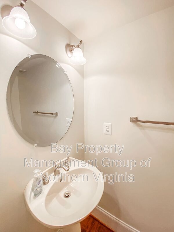 Building Photo - 4336 N Henderson Rd