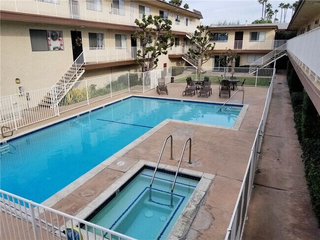 Primary Photo - 25925 Narbonne Ave