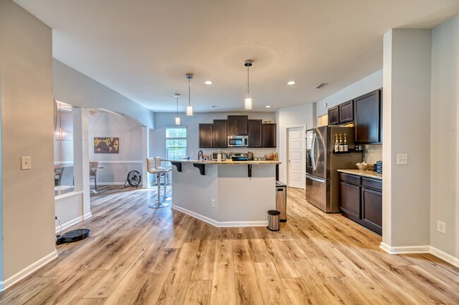 Building Photo - 412 Ponzer Ct N