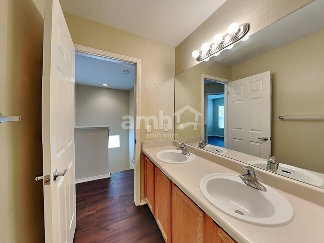 Building Photo - 1373 S Quintero Way