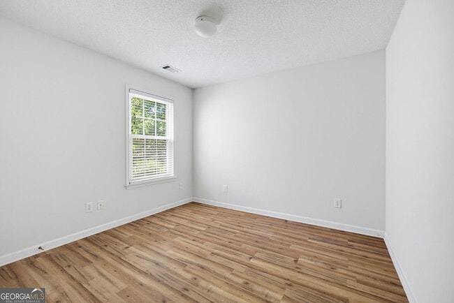 Building Photo - 2599 Alvecot Cir SE