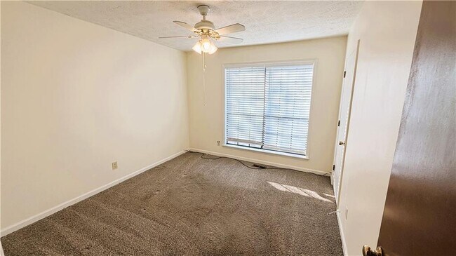 Building Photo - 4031 Sugar Mill Dr