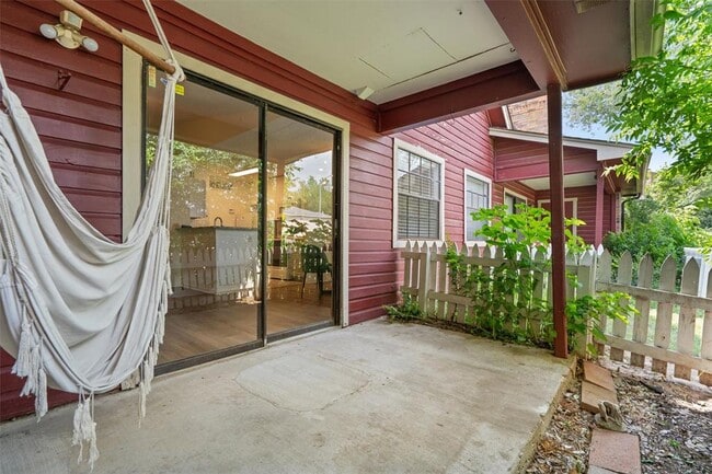 Building Photo - 1601 Faro Dr