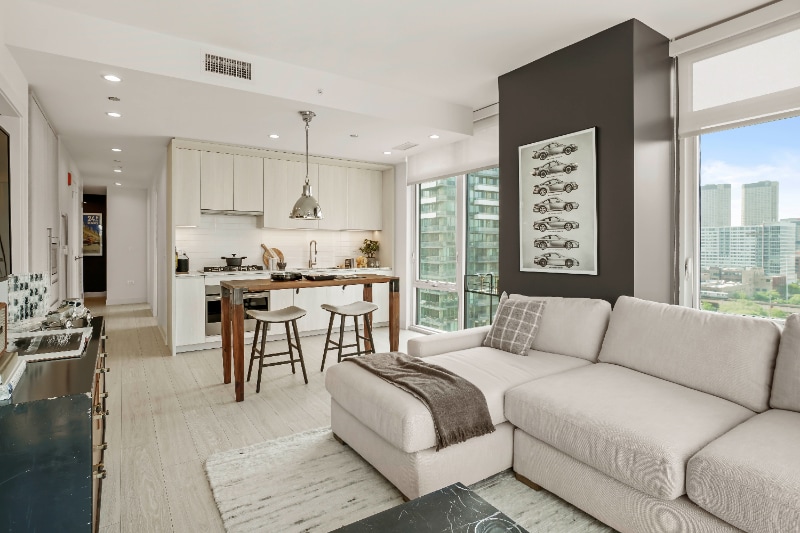 Building Photo - 357 N Union Ave