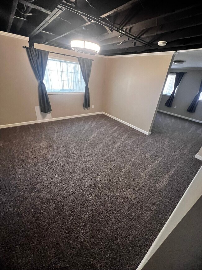 Building Photo - 2615 Metamora Rd