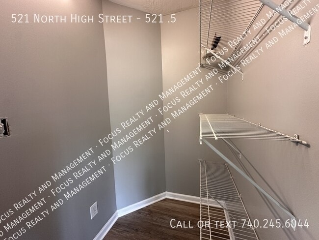 Building Photo - 521 N High St