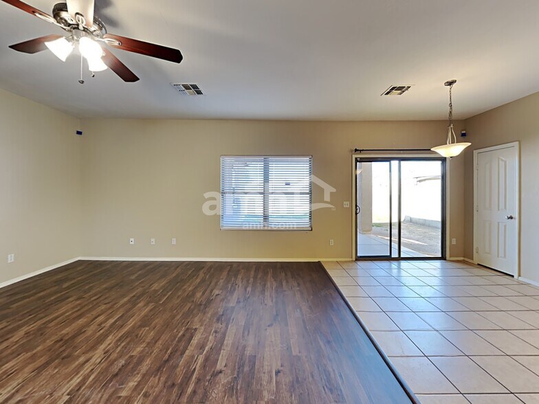 Building Photo - 2548 W Spencer Run