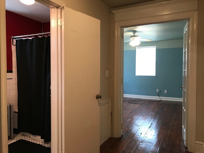 2nd Fl back bedroom hallway view - 1518 S 13th St