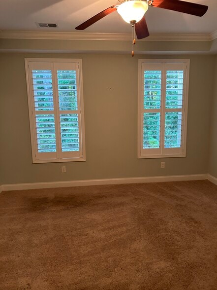 Building Photo - 3380 Eastman Dr