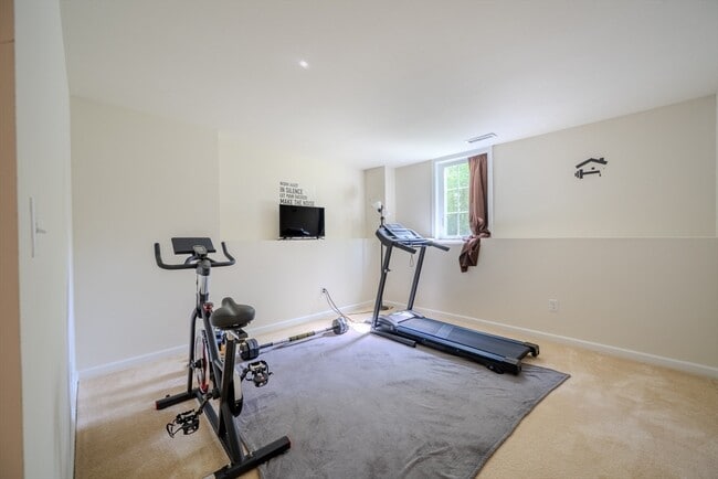 Building Photo - 156 Stonehaven Dr
