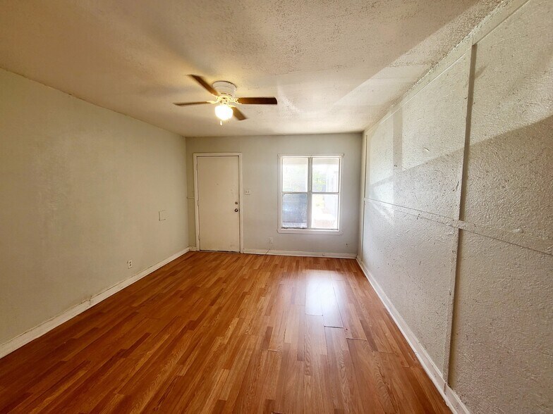 Building Photo - 1509 Sycamore St
