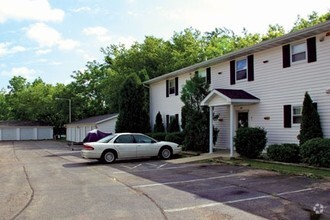 Building Photo - Walnut Street Apartments