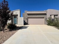 Building Photo - Modern 3 Bedroom 2 Bathroom Home In Los Lu...