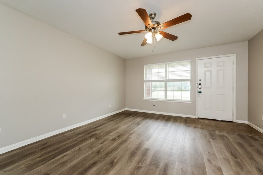 Building Photo - 261 Kellyn Ct