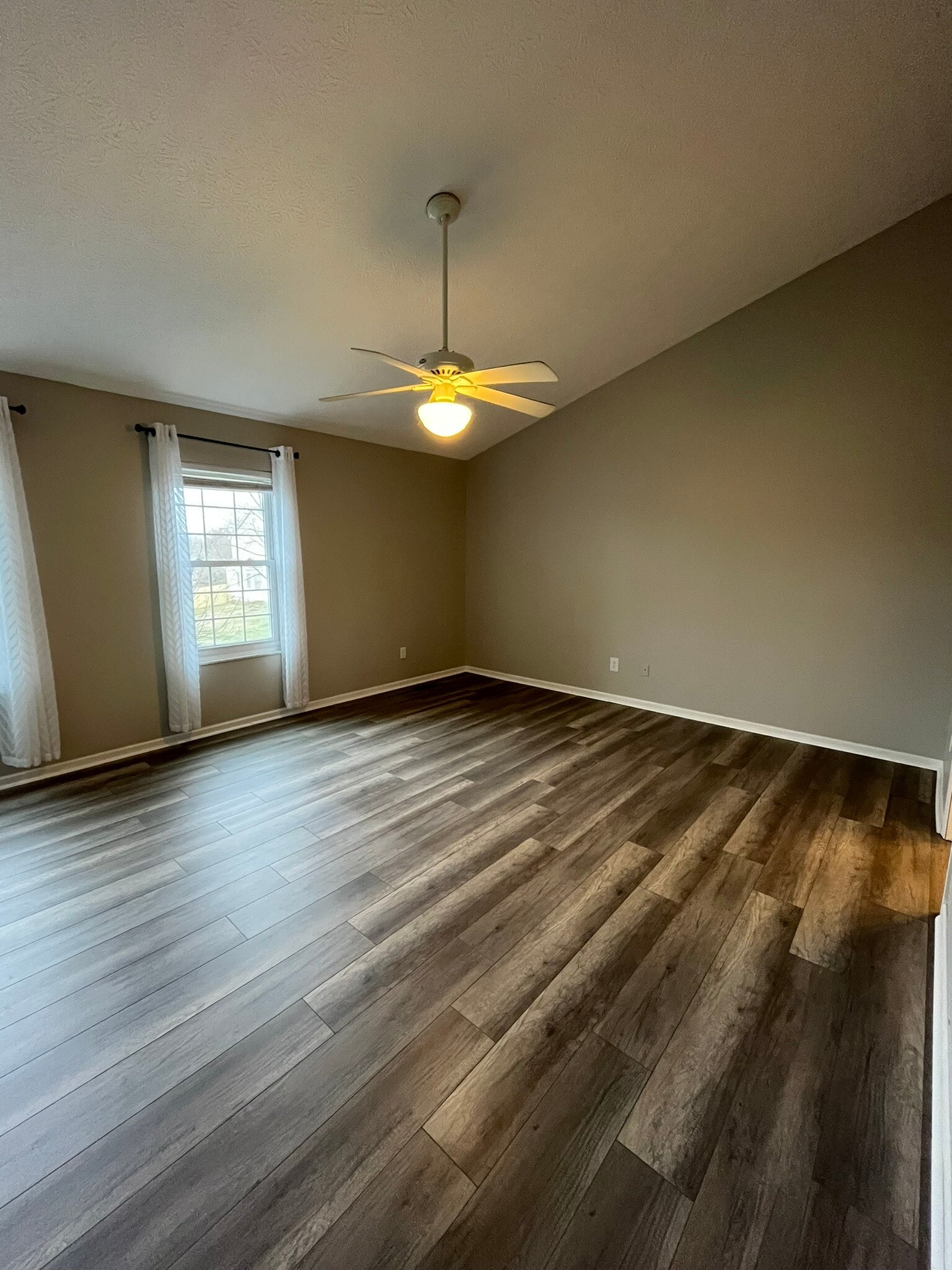 Building Photo - 208 Caswell Dr