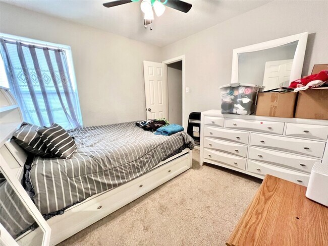 Building Photo - 12117 11th St