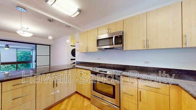 Building Photo - 501 Hahaione St