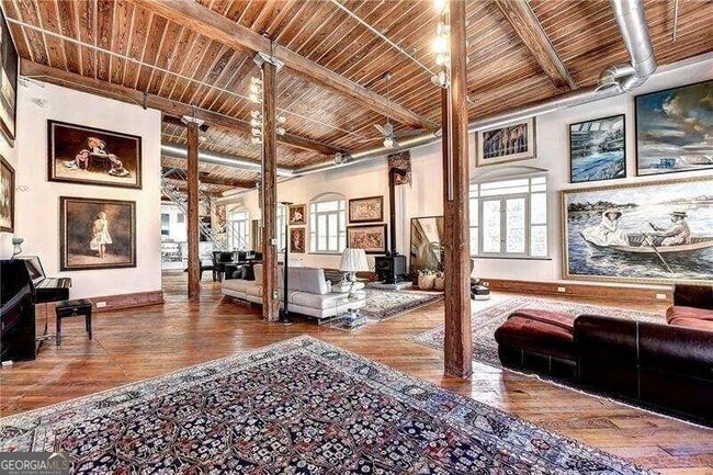 Building Photo - 161 Mangum St SW