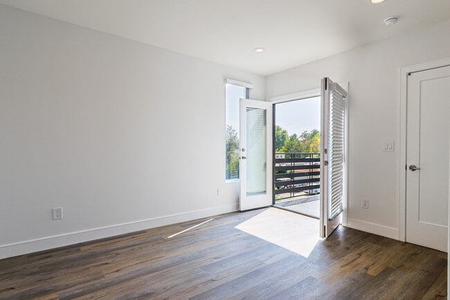 Building Photo - 5932 Lemp Ave