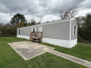 Building Photo - Nice 2 bedroom, 2 bath Mobile Home