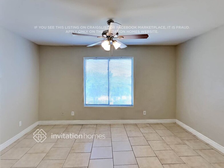 Building Photo - 5628 S 11th Dr