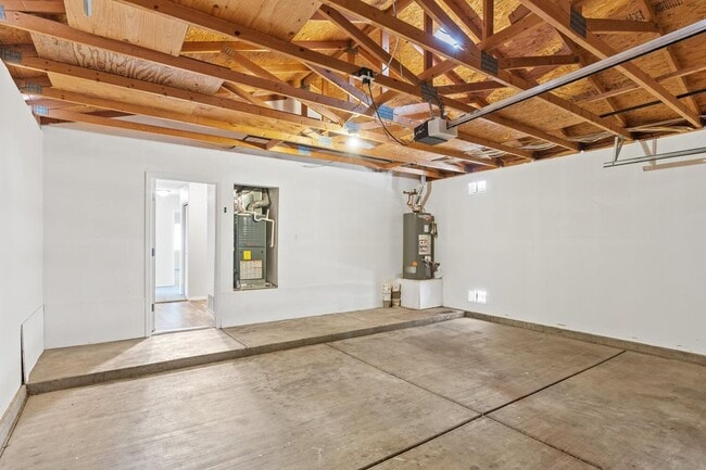 Building Photo - 6098 S Place Du Lis