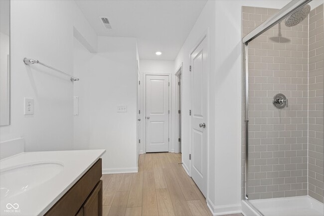 Building Photo - 15946 Meadow Frost Ct