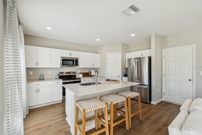 Building Photo - 601 Ambleside Dr