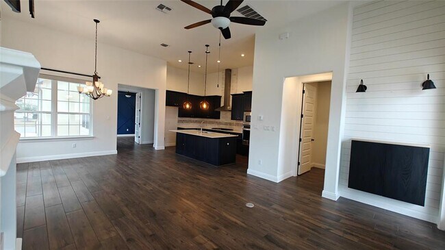 Building Photo - 514 Faith Dr