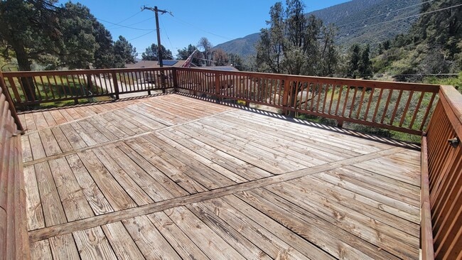 Building Photo - Charming 3-Bedroom 2-Bath with Mountain Vi...