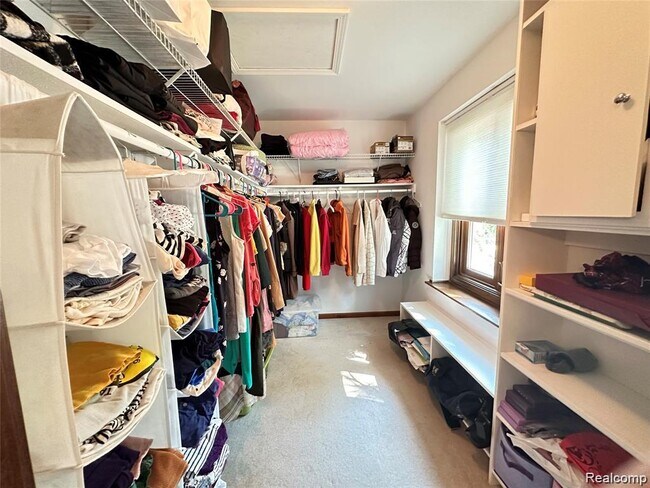 Building Photo - 24397 Venice Dr