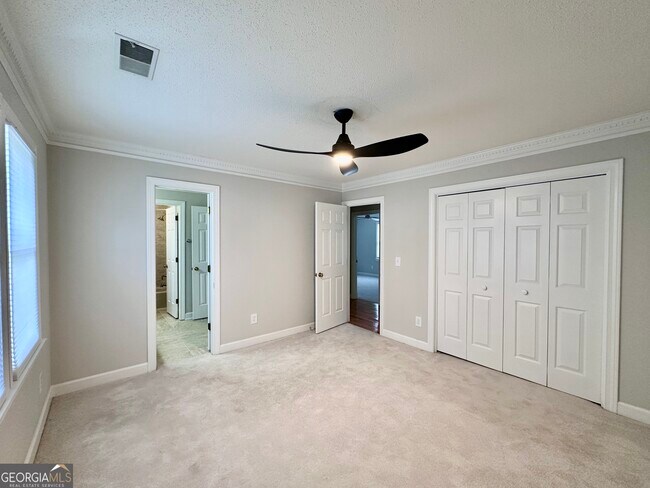 Building Photo - 3363 Somerset Trace