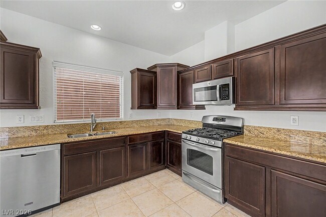 Building Photo - 2608 Romarin Terrace