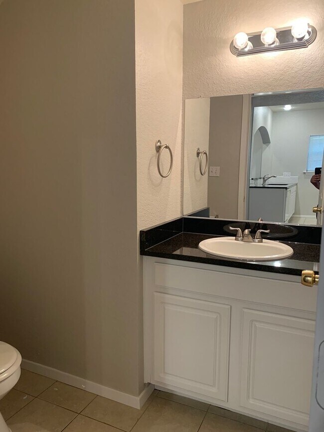 Building Photo - 2206 Pennsylvania Ave