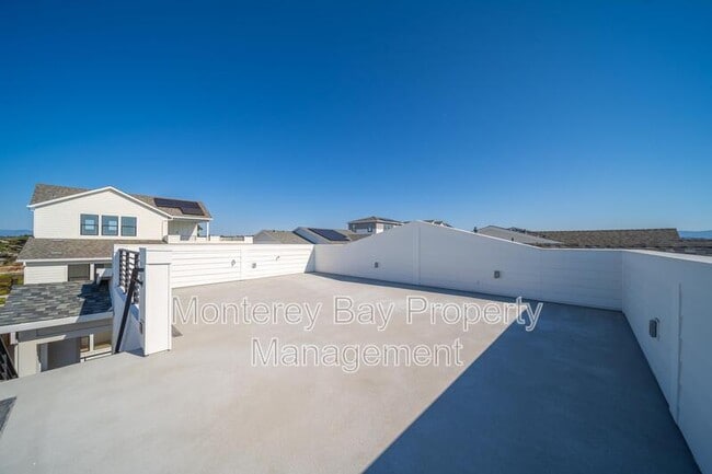 Building Photo - 2408 Schooner Ave
