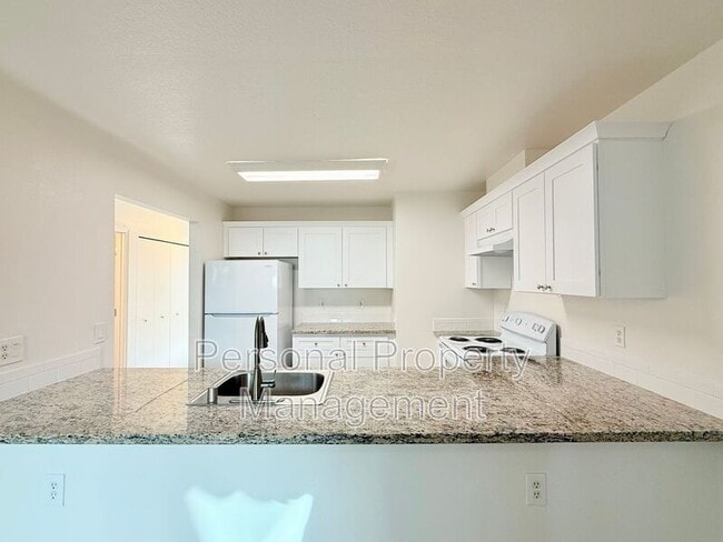 Building Photo - 3412 NE 66th Ave