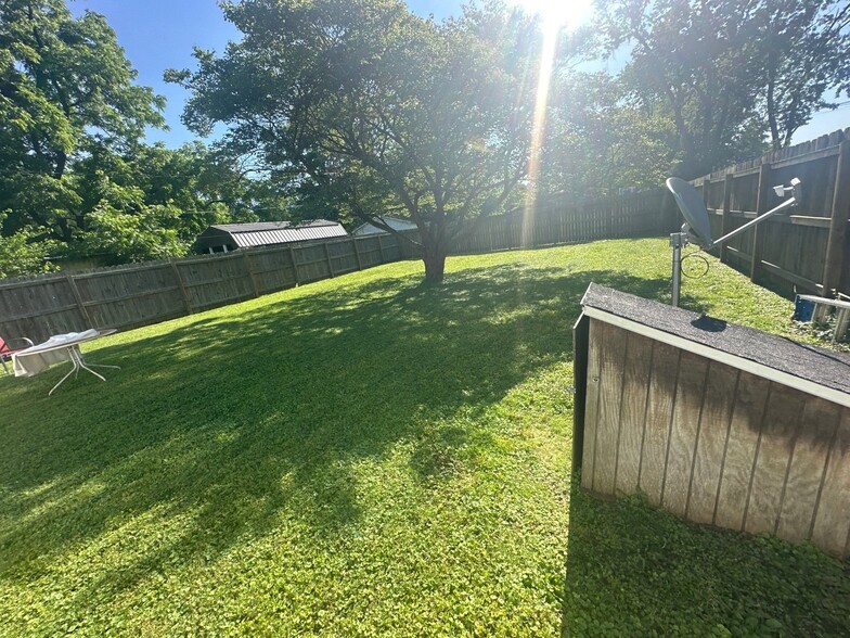 Building Photo - 1323 Cedar St