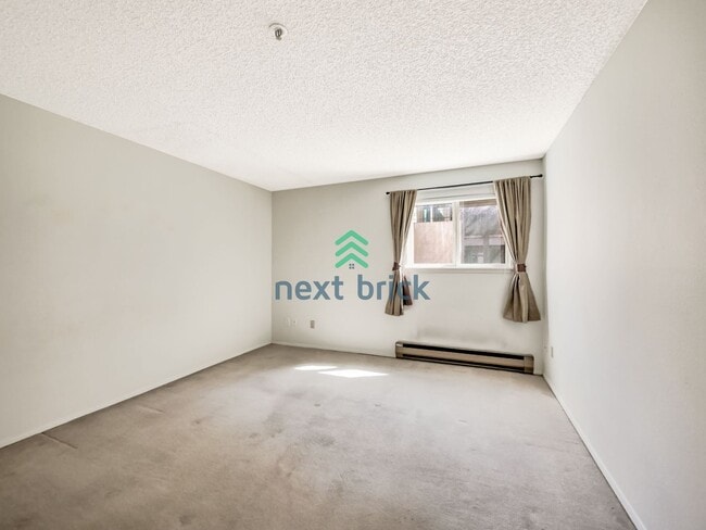 Building Photo - 2 Bed 1 Bath Condo in Desirable Capitol Hill