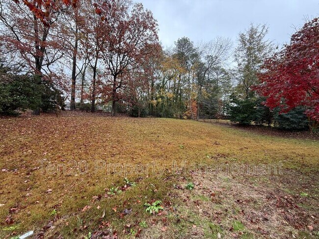 Building Photo - 6118 Abbey Dr