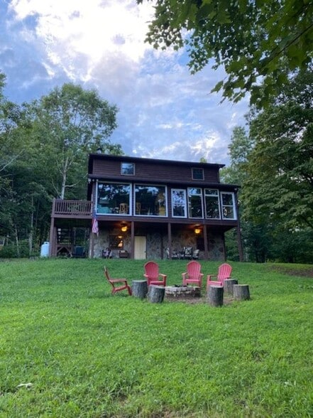 Building Photo - 208 Wolf Trce