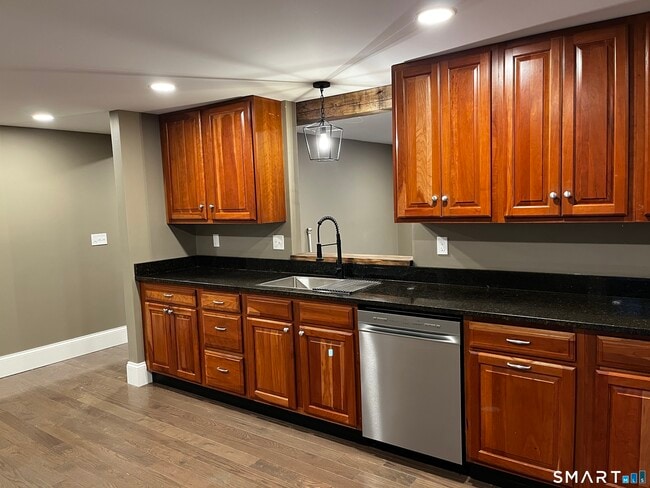 Building Photo - 244 Bigelow Hollow Rd