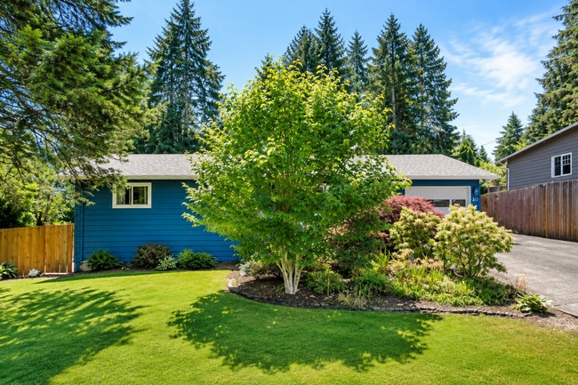 Building Photo - Beautiful 3-Bedroom West Linn Home with Bonus Room, Updated Kitchen and Large Fenced Yard