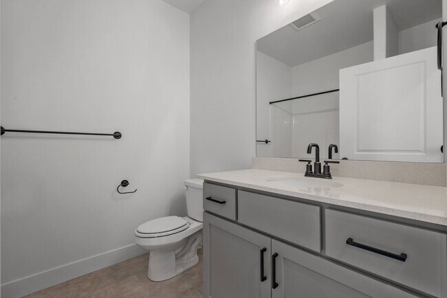 Building Photo - Brand-New 3 Bed, 2 Bath Townhome in Spanish Fork!