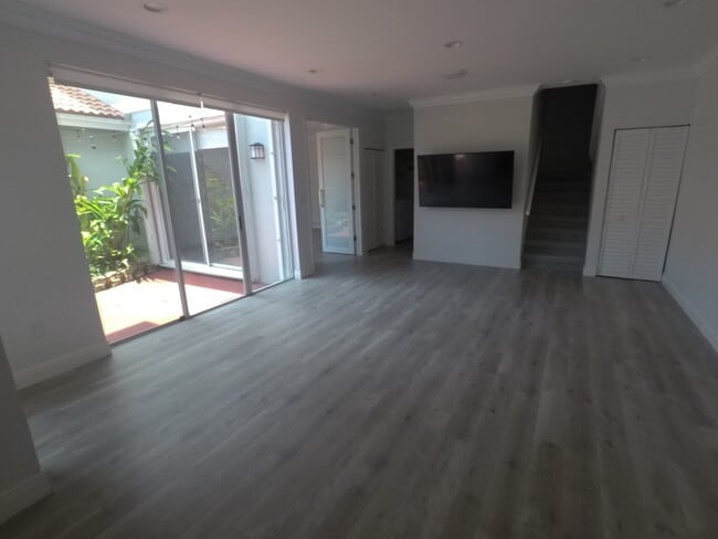 Building Photo - 1145 Yellowheart Way