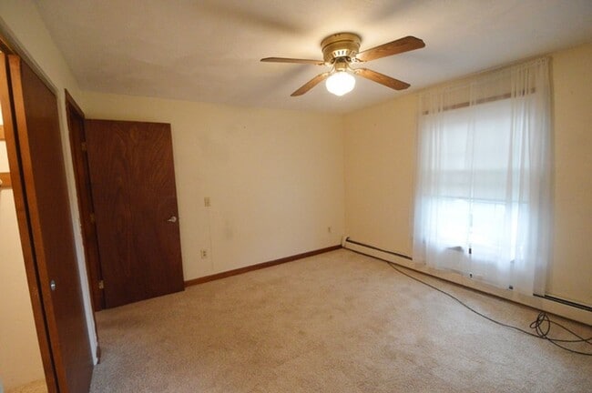 Building Photo - Holden: 2 Bed 1 Bath, Heat & Hot Water Inc...